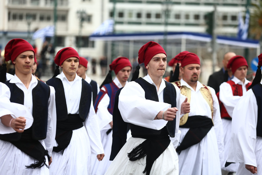 ΜΑΘΗΤΙΚΗ ΠΑΡΕΛΑΣΗ ΣΤΗΝ ΑΘΗΝΑ ΓΙΑ ΤΟΝ ΕΟΡΤΑΣΜΟ ΤΗΣ ΕΠΕΤΕΙΟΥ ΤΗΣ 25ης ΜΑΡΤΙΟΥ 1821