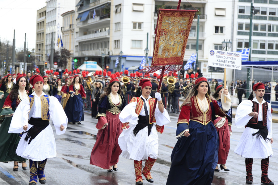 [385756] ΜΑΘΗΤΙΚΗ ΠΑΡΕΛΑΣΗ ΓΙΑ ΤΗΝ ΕΠΕΤΕΙΟ ΤΗΣ 25ης ΜΑΡΤΙΟΥ 1821 ΣΤΗΝ ΑΘΗΝΑ (ΓΙΩΡΓΟΣ ΚΟΝΤΑΡΙΝΗΣ/EUROKINISSI)
