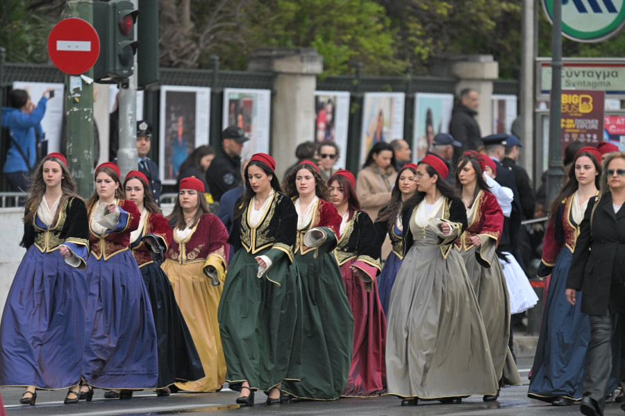 ΜΑΘΗΤΙΚΗ ΠΑΡΕΛΑΣΗ ΣΤΗΝ ΑΘΗΝΑ ΓΙΑ ΤΟΝ ΕΟΡΤΑΣΜΟ ΤΗΣ ΕΠΕΤΕΙΟΥ ΤΗΣ 25ης ΜΑΡΤΙΟΥ 1821