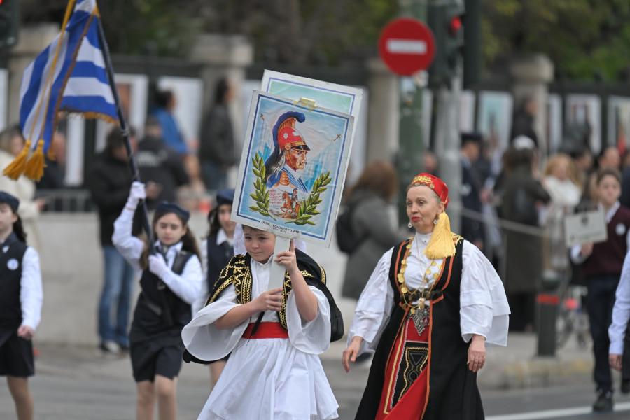 ΜΑΘΗΤΙΚΗ ΠΑΡΕΛΑΣΗ ΣΤΗΝ ΑΘΗΝΑ ΓΙΑ ΤΟΝ ΕΟΡΤΑΣΜΟ ΤΗΣ ΕΠΕΤΕΙΟΥ ΤΗΣ 25ης ΜΑΡΤΙΟΥ 1821