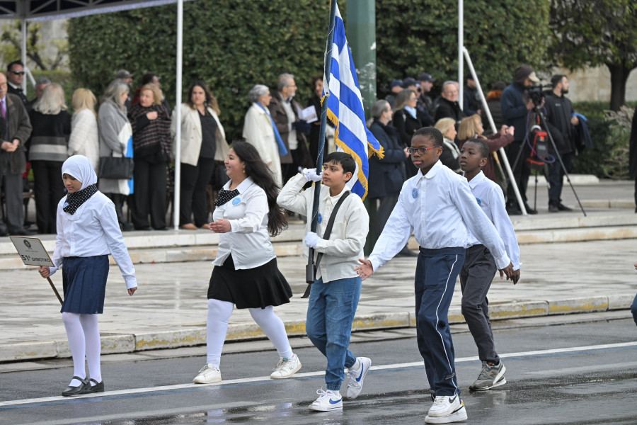 ΜΑΘΗΤΙΚΗ ΠΑΡΕΛΑΣΗ ΣΤΗΝ ΑΘΗΝΑ ΓΙΑ ΤΟΝ ΕΟΡΤΑΣΜΟ ΤΗΣ ΕΠΕΤΕΙΟΥ ΤΗΣ 25ης ΜΑΡΤΙΟΥ 1821