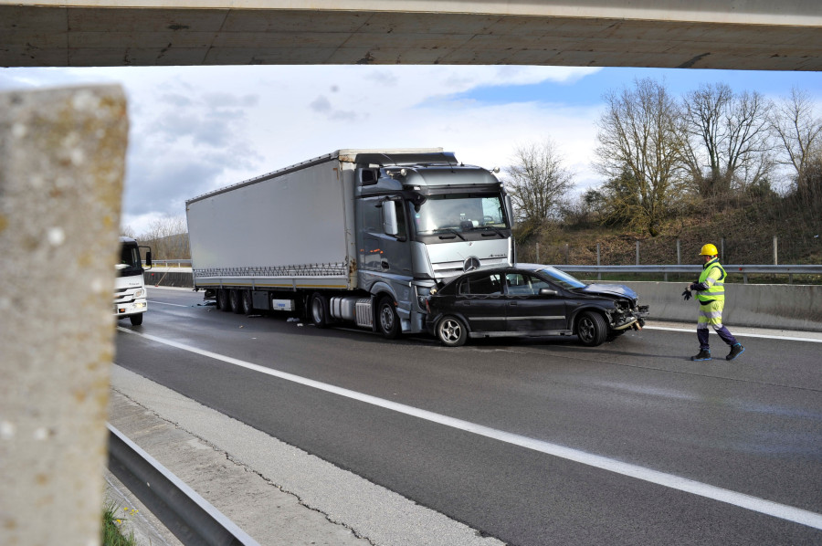 ΤΡΟΧΑΙΟ ΔΥΣΤΥΧΗΜΑ ΜΕ ΔΥΟ ΝΕΚΡΟΥΣ ΚΑΙ ΤΡΕΙΣ ΤΡΑΥΜΑΤΙΕΣ ΣΤΗΝ ΕΓΝΑΤΙΑ ΟΔΟ ΣΤΟ ΡΕΥΜΑ ΚΥΚΛΟΦΟΡΙΑΣ ΑΠΟ ΙΩΑΝΝΙΝΑ ΠΡΟΣ ΗΓΟΥΜΕΝΙΤΣΑ