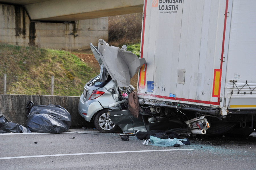 ΤΡΟΧΑΙΟ ΔΥΣΤΥΧΗΜΑ ΜΕ ΔΥΟ ΝΕΚΡΟΥΣ ΚΑΙ ΤΡΕΙΣ ΤΡΑΥΜΑΤΙΕΣ ΣΤΗΝ ΕΓΝΑΤΙΑ ΟΔΟ ΣΤΟ ΡΕΥΜΑ ΚΥΚΛΟΦΟΡΙΑΣ ΑΠΟ ΙΩΑΝΝΙΝΑ ΠΡΟΣ ΗΓΟΥΜΕΝΙΤΣΑ