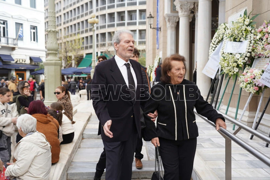 βάσω καζαντζίδη