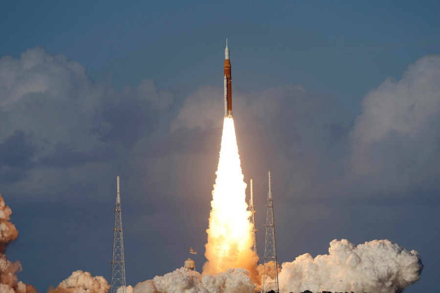 NASA Artemis Moonshot