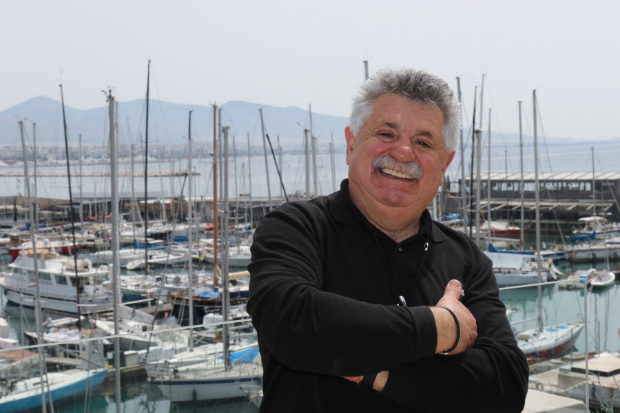 [342657] ΕΦΗΜΕΡΙΔΑ ΦΩΣ / ΣΥΝΕΝΤΕΥΞΗ ΤΟΥ ΛΕΥΤΕΡΗ ΛΑΖΑΡΟΥ (ΜΑΡΚΟΣ ΧΟΥΖΟΥΡΗΣ)