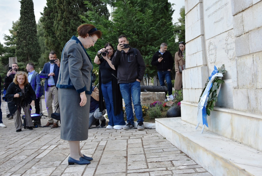 Λίνα Μενδώνη