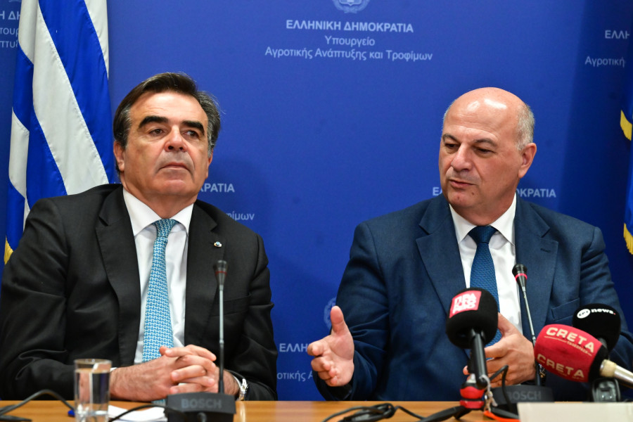 [386011] ΤΕΛΕΤΗ ΠΑΡΑΔΟΣΗΣ - ΠΑΡΑΛΑΒΗΣ ΣΤΟ ΥΠΟΥΡΓΕΙΟ ΑΓΡΟΤΙΚΗΣ ΑΝΑΠΤΥΞΗΣ ΚΑΙ ΤΡΟΦΙΜΩΝ (ΤΑΤΙΑΝΑ ΜΠΟΛΑΡΗ / EUROKINISSI)