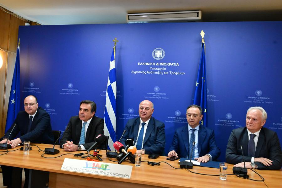 [386011] ΤΕΛΕΤΗ ΠΑΡΑΔΟΣΗΣ - ΠΑΡΑΛΑΒΗΣ ΣΤΟ ΥΠΟΥΡΓΕΙΟ ΑΓΡΟΤΙΚΗΣ ΑΝΑΠΤΥΞΗΣ ΚΑΙ ΤΡΟΦΙΜΩΝ (ΤΑΤΙΑΝΑ ΜΠΟΛΑΡΗ / EUROKINISSI)