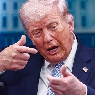 Τραμπ για τον ναυτικό αποκλεισμό Ιράν: Όποιο ιρανικό πλοίο πλησιάσει, θα «εξουδετερώνεται άμεσα»