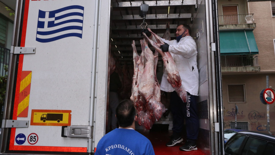 ΞΕΚΙΝΗΣΕ Η ΤΡΟΦΟΔΟΣΙΑ ΤΣ ΑΓΟΡΑΣ ΓΙΑ ΤΟ ΠΑΣΧΑ//ΧΡΗΣΤΟΣ ΜΠΟΝΗΣ//EUROKINISSI