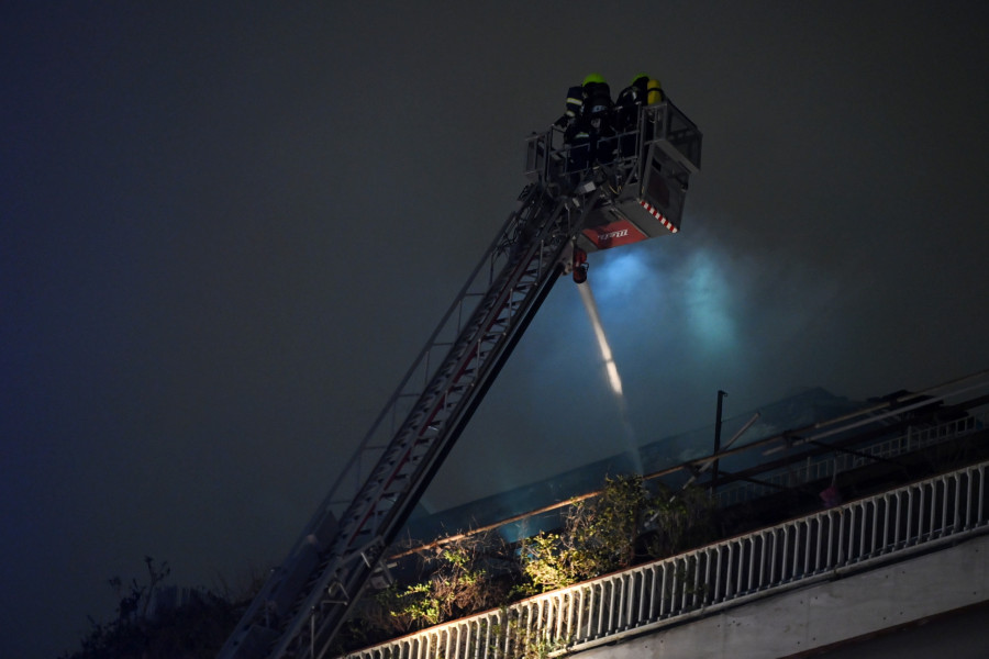 ΠΥΡΚΑΓΙΑ ΣΕ ΔΙΑΜΕΡΙΣΜΑ ΣΤΗΝ ΝΕΑ ΣΜΥΡΝΗ