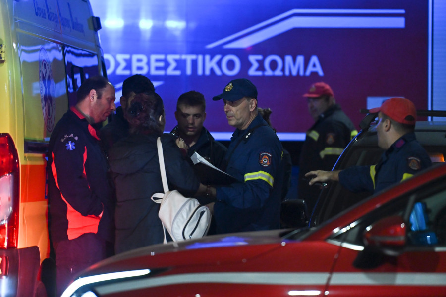 ΠΥΡΚΑΓΙΑ ΣΕ ΔΙΑΜΕΡΙΣΜΑ ΣΤΗΝ ΝΕΑ ΣΜΥΡΝΗ