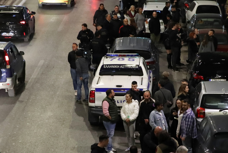 ΙΣΧΥΡΗ ΠΑΡΟΥΣΙΑ ΤΗΣ ΑΤΥΝΟΜΙΑΣ ΕΞΩ ΑΠΟ ΤΟΝ ΙΕΡΟ ΝΑΟ ΤΗΣ ΑΝΑΛΗΨΕΩΣ ΚΑΤΑ ΤΗΝ ΑΚΟΛΟΥΘΙΑ ΤΗΣ ΑΝΑΣΤΑΣΕΩΣ ΣΤΟΝ ΝΕΟ ΚΟΣΜΟ