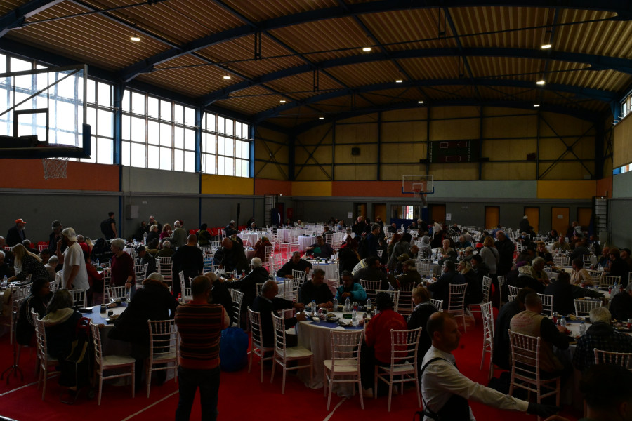 Πασχαλινό γεύμα αγάπης από τον Δήμο Αθηναίων.