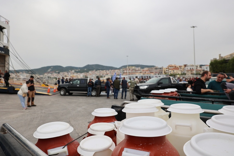 ΚΤΗΝΟΤΡΟΦΟΙ ΣΤΟ ΛΙΜΑΝΙ ΤΗΣ ΜΥΤΙΛΗΝΗΣ