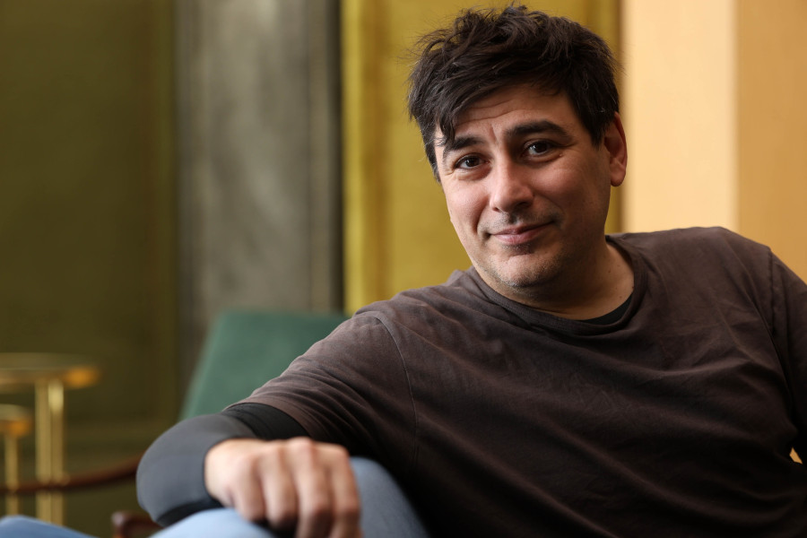  Βασίλης Μαυρογεωργίου