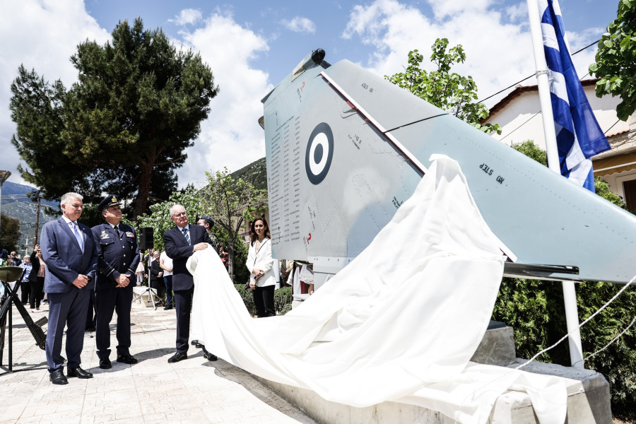 ΕΠΙΣΚΕΨΗ ΤΟΥ ΠτΔ ΚΩΝΣΤΑΝΤΙΝΟΥ ΤΑΣΟΥΛΑ ΣΤΗΝ ΑΜΦΙΣΣΑ (ΘΟΔΩΡΗΣ ΜΑΝΩΛΟΠΟΥΛΟΣ/ΓΡΑΦΕΙΟ ΤΥΠΟΥ ΠΡΟΕΔΡΙΑΣ ΤΗΣ ΔΗΜΟΚΡΑΤΙΑΣ/EUROKINISSI)