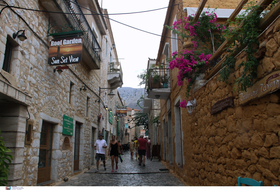 ΟΔΟΙΠΟΡΙΚΟ ΣΤΗ ΜΑΝΗ ΤΟΥ ΝΟΜΟΥ ΛΑΚΩΝΙΑΣ <br><br> ΟΙΚΙΣΜΟΣ ΑΡΕΟΠΟΛΗΣ