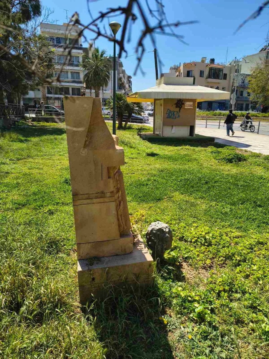 Ηράκλειο προτομή Ξυλούρης