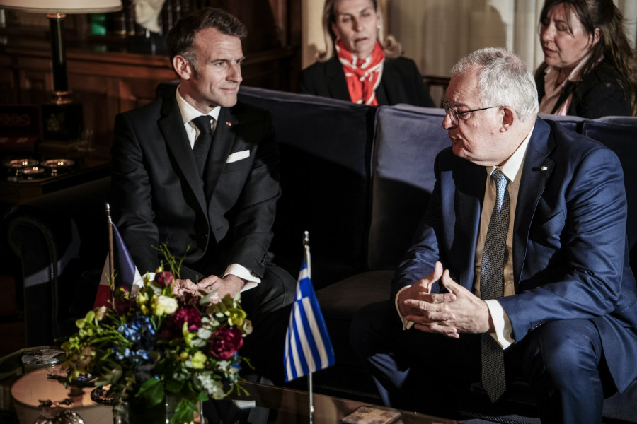 [386524] ΕΠΙΣΗΜΟ ΔΕΙΠΝΟ ΤΟΥ ΠτΔ ΚΩΝΣΤΑΝΤΙΝΟ ΤΑΣΟΥΛΑ ΣΤΟΝ ΠΡΟΕΔΡΟ ΤΗΣ ΓΑΛΛΙΑΣ EMMANUEL MACRON (POOL/ΜΕΝΕΛΑΟΣ ΜΥΡΙΛΑΣ/SOOC /EUROKINISSI)