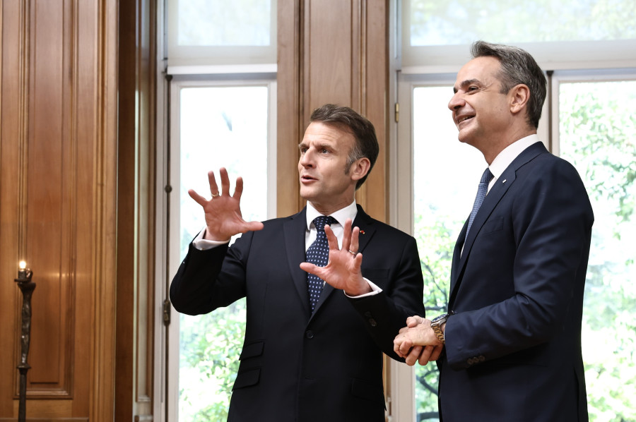 μακρον μαξιμου μητσοτακης