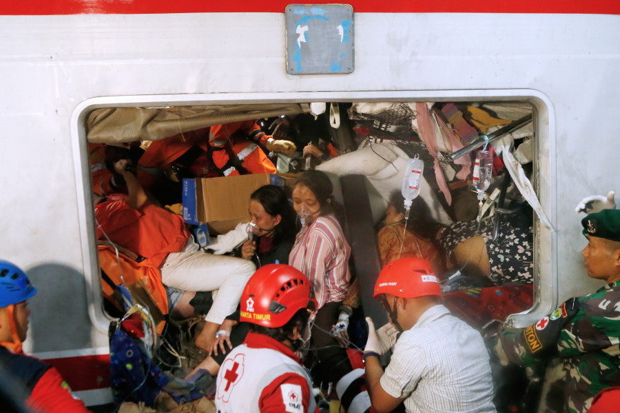 APTOPIX Indonesia Train Crash