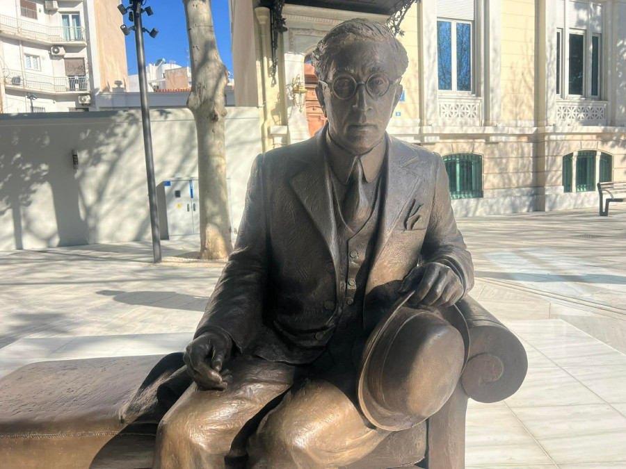 καβάδης - γλυπτό 