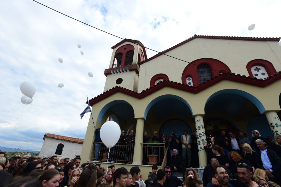 ΕΞΟΔΙΟΣ ΑΚΟΛΟΥΘΙΑ ΤΟΥ 13ΧΡΟΝΟΥ ΚΩΝΣΤΑΝΤΙΝΟΥ ΠΟΥ ΕΧΑΣΕ ΤΗ ΖΩΗ ΤΟΥ ΑΠΟ ΤΡΟΧΑΙΟ ΔΥΣΤΥΧΗΜΑ ΜΕ ΠΑΤΙΝΙ ΣΤΑ ΜΑΚΡΙΣΙΑ ΗΛΕΙΑΣ