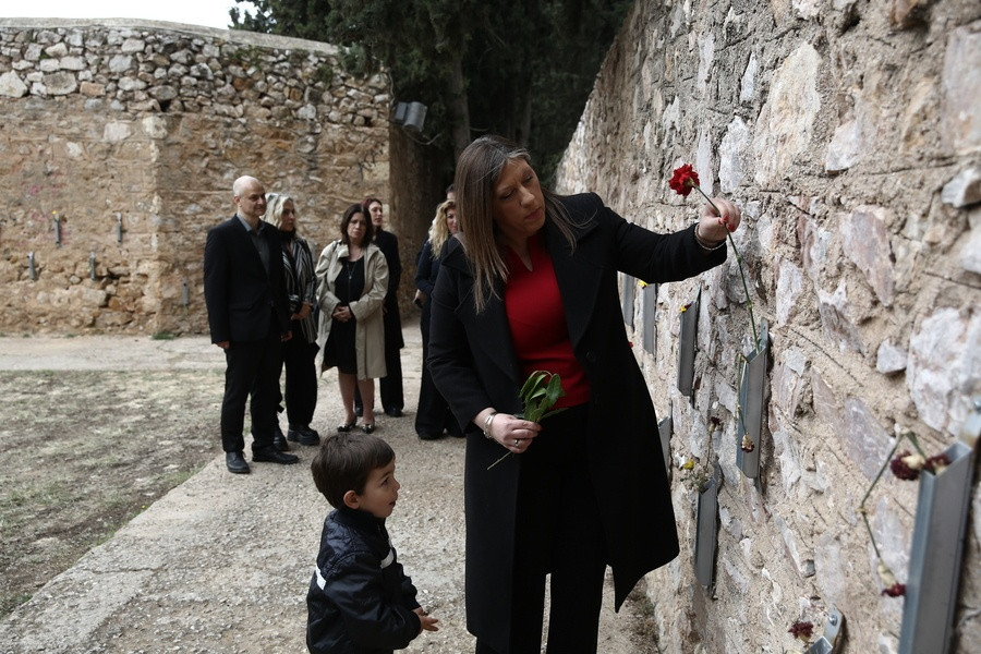 ΕΡΓΑΤΙΚΗ ΠΡΩΤΟΜΑΓΙΑ - ΚΩΝΣΤΑΝΤΟΠΟΥΛΟΥ Ζ ΚΑΤΑΘΕΣΗ ΣΤΕΦΑΝΟΥ ΣΤΟ ΣΚΟΠΕΥΤΗΡΙΟ ΚΑΙΣΑΡΙΑΝΗΣ