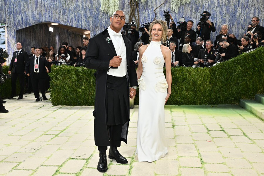 Dwayne Johnson,Lauren Hashian