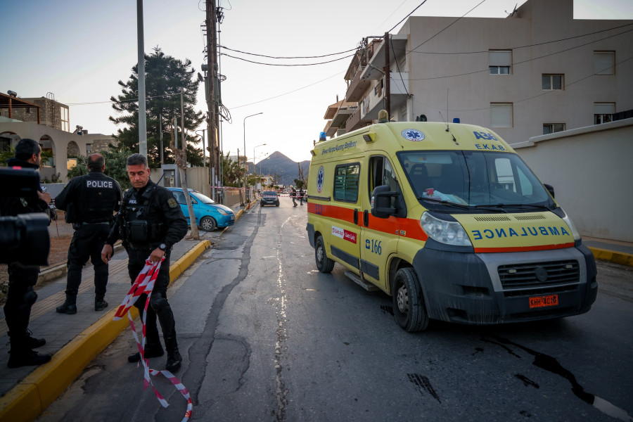 [386814] ΕΓΚΛΗΜΑ ΕΚΔΙΚΗΣΗΣ ΣΤΟ ΗΡΑΚΛΕΙΟ ΚΡΗΤΗΣ- 54ΧΡΟΝΟΣ ΠΑΤΕΡΑΣ ΕΚΤΕΛΕΣΕ 20ΧΡΟΝΟ ΟΔΗΓΟ ΠΟΥ ΘΕΩΡΗΣΕ ΥΠΕΥΘΥΝΟ ΓΙΑ ΤΟΝ ΘΑΝΑΤΟ ΤΟΥ ΠΑΙΔΙΟΥ ΤΟΥ ΣΕ ΤΡΟΧΑΙΟ (ΣΤΕΦΑΝΟΣ ΡΑΠΑΝΗΣ/EUROKINISSI)