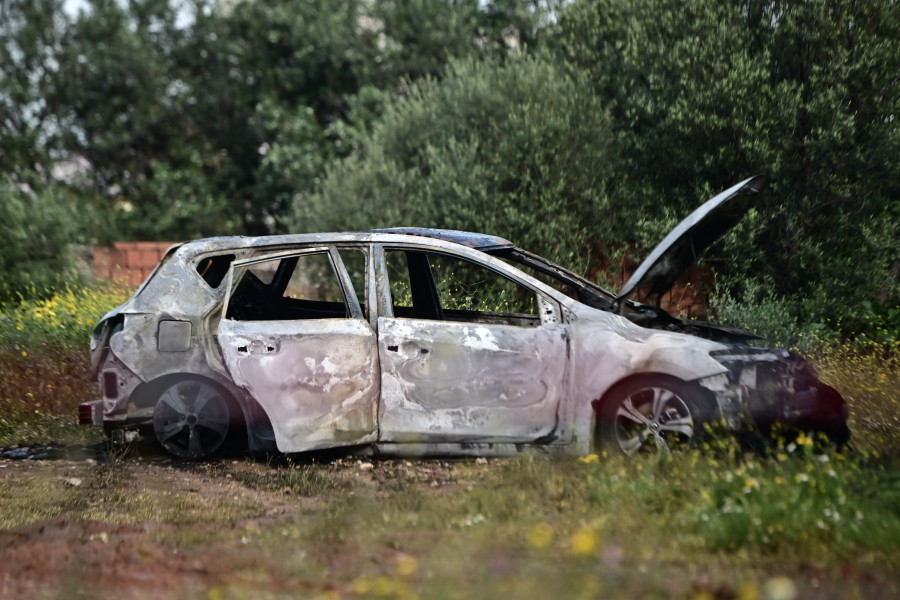 [377467] ΠΥΡΟΒΟΛΙΣΜΟΙ ΣΤΟ ΧΑΛΑΝΔΡΙ ΕΞΩ ΑΠΟ ΙΑΤΡΙΚΟ ΚΕΝΤΡΟ ΜΕ ΕΝΑ ΝΕΚΡΟ (ΚΩΣΤΑΣ ΤΖΟΥΜΑΣ / EUROKINISSI)