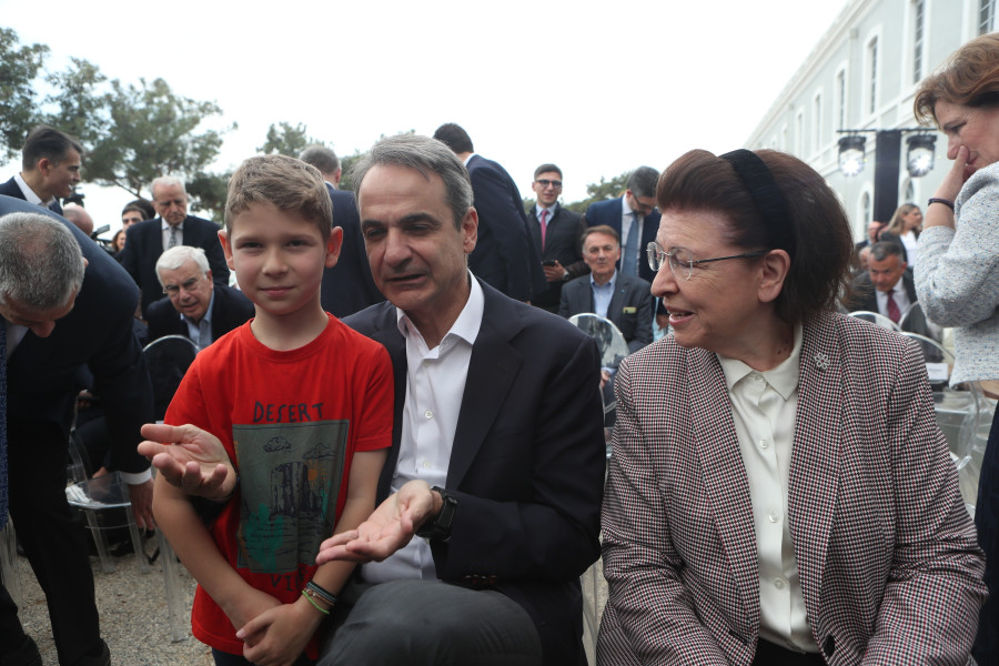 [386890] Ο ΠΡΩΘΥΠΟΥΡΓΟΣ ΚΥΡΙΑΚΟΣ ΜΗΤΣΟΤΑΚΗΣ ΣΤΑ ΕΓΚΑΙΝΙΑ ΤΟΥ ΜΟΥΣΕΙΟΥ 