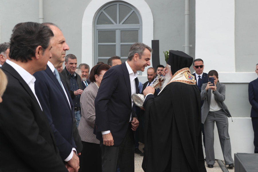[386890] Ο ΠΡΩΘΥΠΟΥΡΓΟΣ ΚΥΡΙΑΚΟΣ ΜΗΤΣΟΤΑΚΗΣ ΣΤΑ ΕΓΚΑΙΝΙΑ ΤΟΥ ΜΟΥΣΕΙΟΥ 