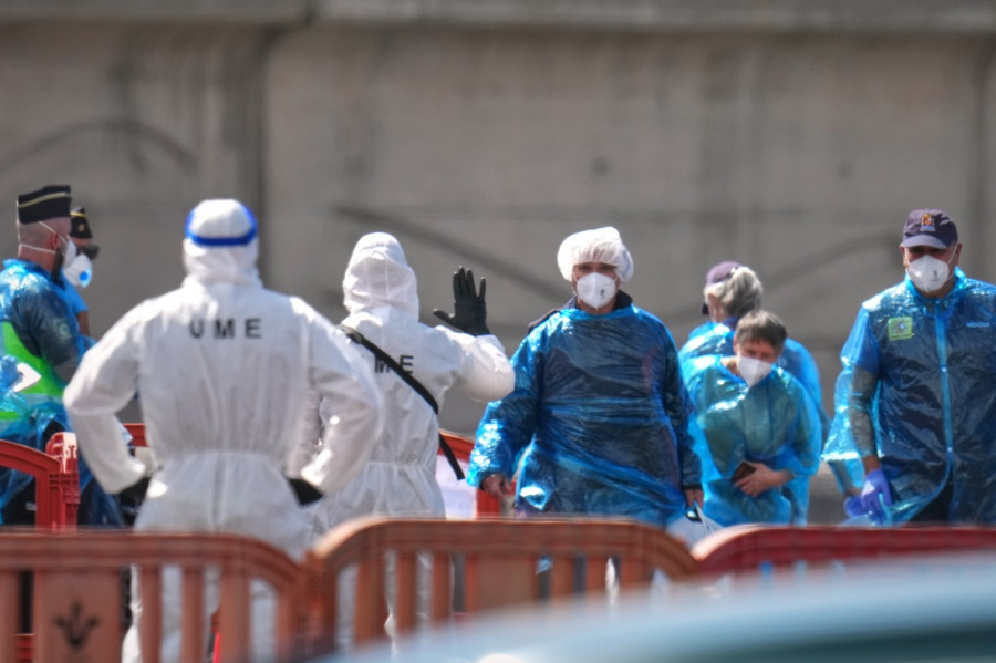APTOPIX Spain Hantavirus Ship