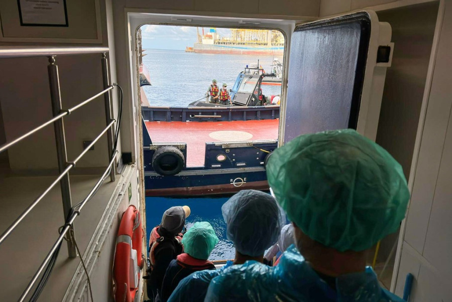 APTOPIX Spain Hantavirus Ship