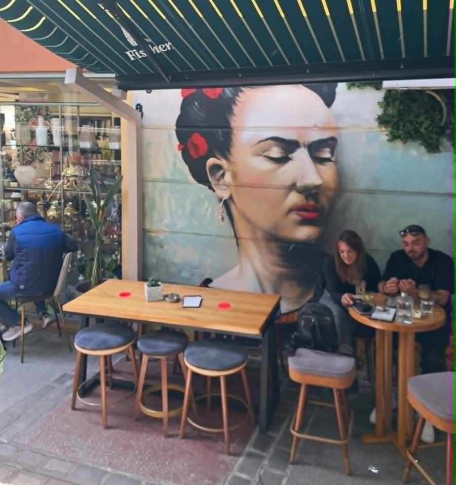 cafe-guernica-2.jpg