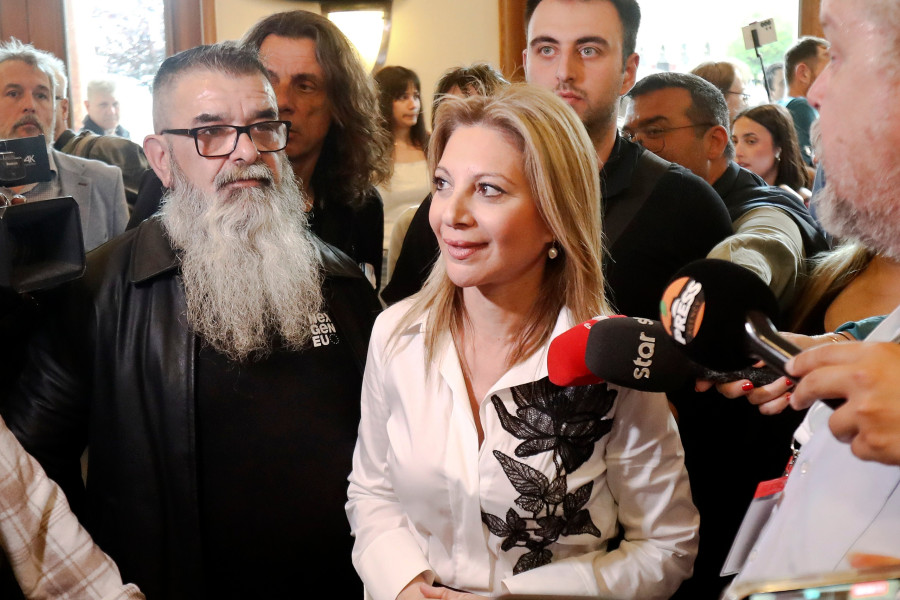 ΕΞΑΓΓΕΛΙΑ ΔΗΜΙΟΥΡΓΙΑΣ ΝΕΟΥ ΠΟΛΙΤΙΚΟΥ ΦΟΡΕΑ ΥΠΟ ΤΗΝ ΜΑΡΙΑ ΚΑΡΥΣΤΙΑΝΟΥ ΣΤΟ