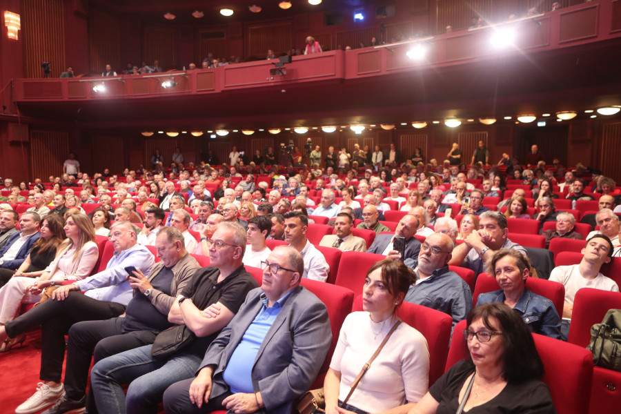 [387166] ΠΑΡΟΥΣΙΑΣΗ ΤΟΥ ΝΕΟΥ ΠΟΛΙΤΙΚΟΥ ΦΟΡΕΑ ΑΠΟ ΤΗΝ ΜΑΡΙΑ ΚΑΡΥΣΤΙΑΝΟΥ (ΜΟΤΙΟΝΤΕΑΜ/ΒΑΣΙΛΗΣ ΒΕΡΒΕΡΙΔΗΣ)