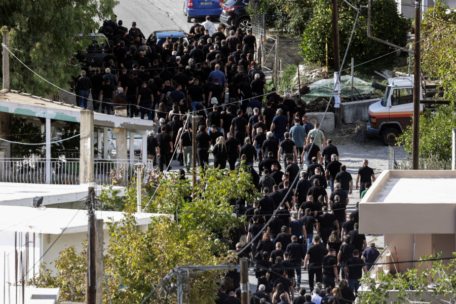 [381701] ΚΗΔΕΙΑ ΤΟΥ 39ΧΡΟΝΟΥ ΘΥΜΑΤΟΣ ΤΟΥ ΕΝΟΠΛΟΥ ΕΠΕΙΣΟΔΙΟΥ ΣΤΑ ΒΟΡΙΖΙΑ ΗΡΑΚΛΕΙΟΥ (ΣΤEΦΑΝΟΣ ΡΑΠΑΝΗΣ/EUROKINISSI)