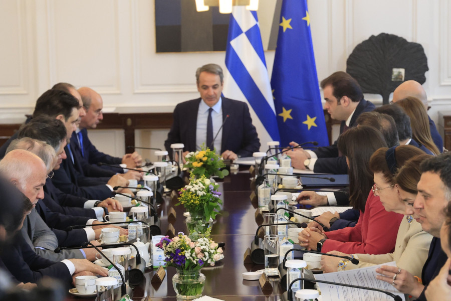 [387286] ΣΥΝΕΔΡΙΑΣΗ ΤΟΥ ΥΠΟΥΡΓΙΚΟΥ ΣΥΜΒΟΥΛΙΟΥ ΥΠΟ ΤΟΝ ΠΡΩΘΥΠΟΥΡΓΟ ΚΥΡΙΑΚΟ ΜΗΤΣΟΤΑΚΗ (ΓΙΩΡΓΟΣ ΚΟΝΤΑΡΙΝΗΣ/EUROKINISSI)