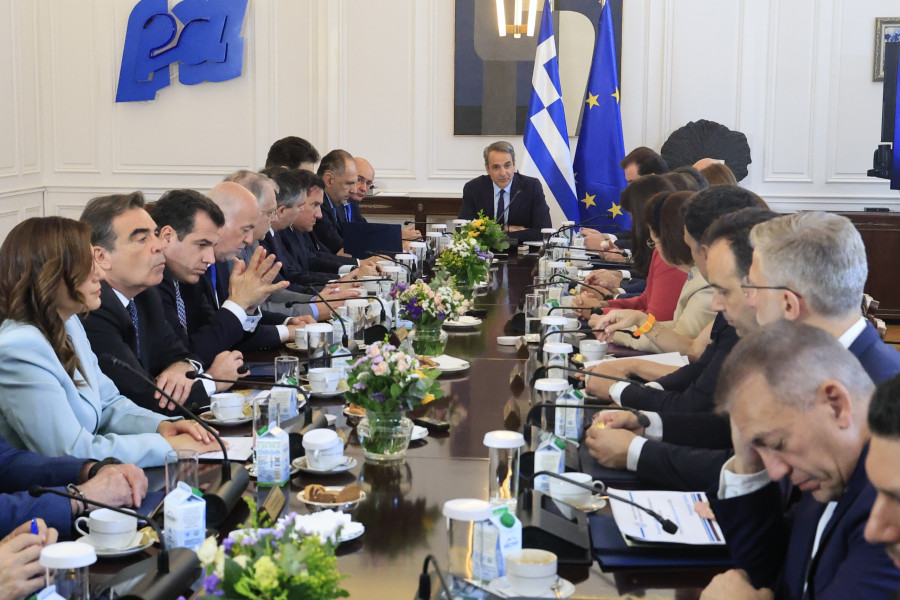 [387286] ΣΥΝΕΔΡΙΑΣΗ ΤΟΥ ΥΠΟΥΡΓΙΚΟΥ ΣΥΜΒΟΥΛΙΟΥ ΥΠΟ ΤΟΝ ΠΡΩΘΥΠΟΥΡΓΟ ΚΥΡΙΑΚΟ ΜΗΤΣΟΤΑΚΗ (ΓΙΩΡΓΟΣ ΚΟΝΤΑΡΙΝΗΣ/EUROKINISSI)
