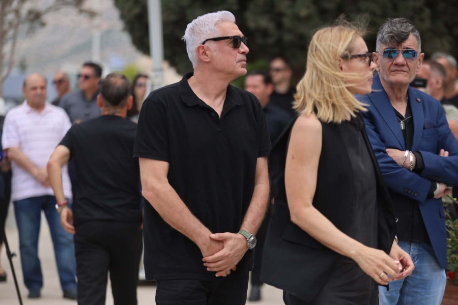 Αντώνης Νικοπολίδης, Βάσω Στασινού