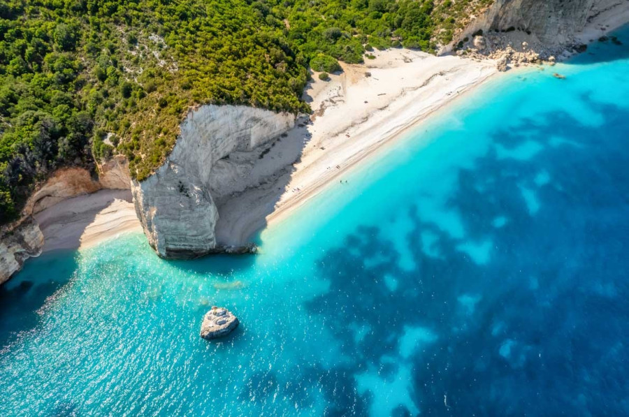 Η παραλία Φτέρη