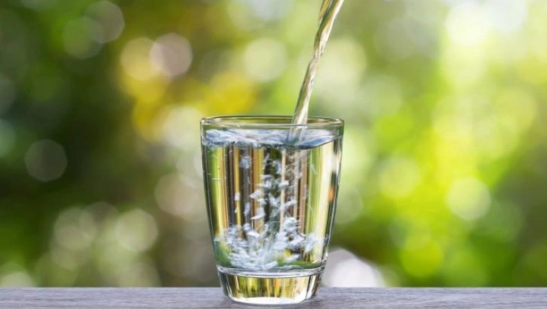 nero-water-leipsidria-shutterstock.jpg