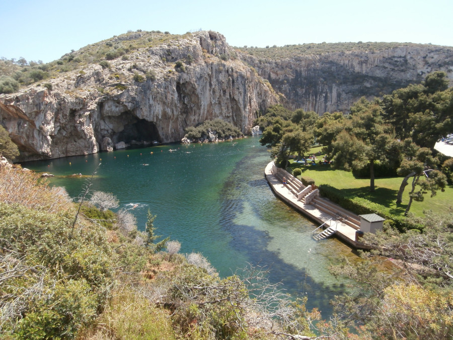 limni-vouliagmeni.jpg