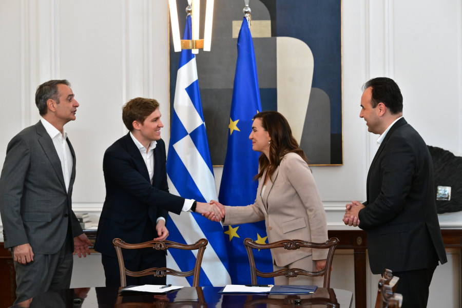 [387331] ΥΠΟΓΡΑΦΗ ΜΝΗΜΟΝΙΟΥ ΚΑΤΑΝΟΗΣΗΣ ΜΕΤΑΞΥ ΤΗΣ ΕΛΛΗΝΙΚΗΣ ΚΥΒΕΡΝΗΣΗΣ ΚΑΙ ΤΗΣ ΕΤΑΙΡΙΑΣ ELEVENLABS ΠΑΡΟΥΣΙΑ ΤΟΥ ΠΡΩΘΥΠΟΥΡΓΟΥ ΚΥΡΙΑΚΟΥ ΜΗΤΣΟΤΑΚΗ (ΤΑΤΙΑΝΑ ΜΠΟΛΑΡΗ/EUROKINISSI)