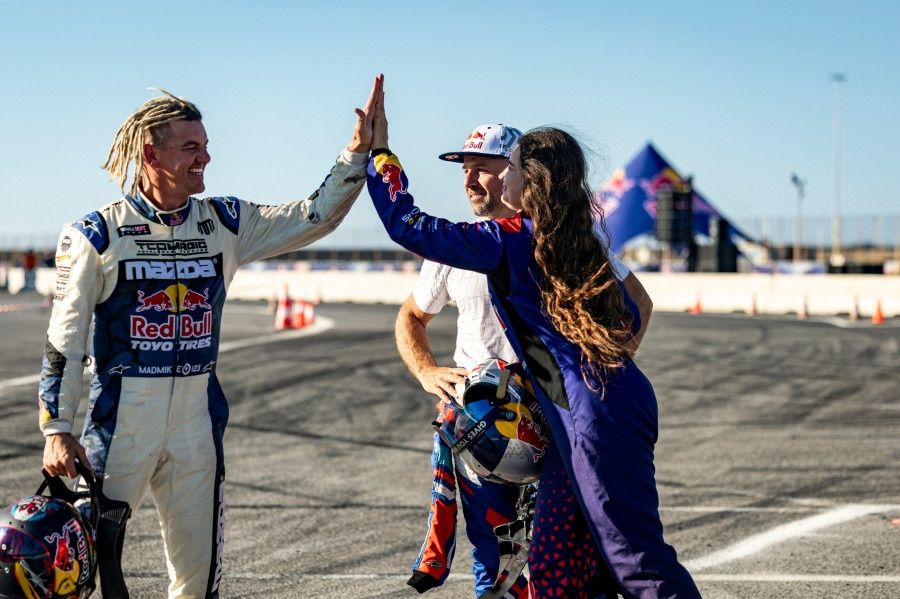 alexgrymanismad-mike-abdo-feghali-and-natalia-iocsak-sto-red-bull-mad-mike-tour-sto-hrakleio-krhths.jpg