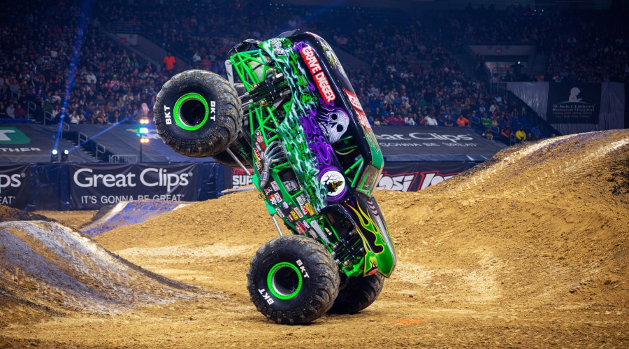 grave-digger-vr-2.jpg